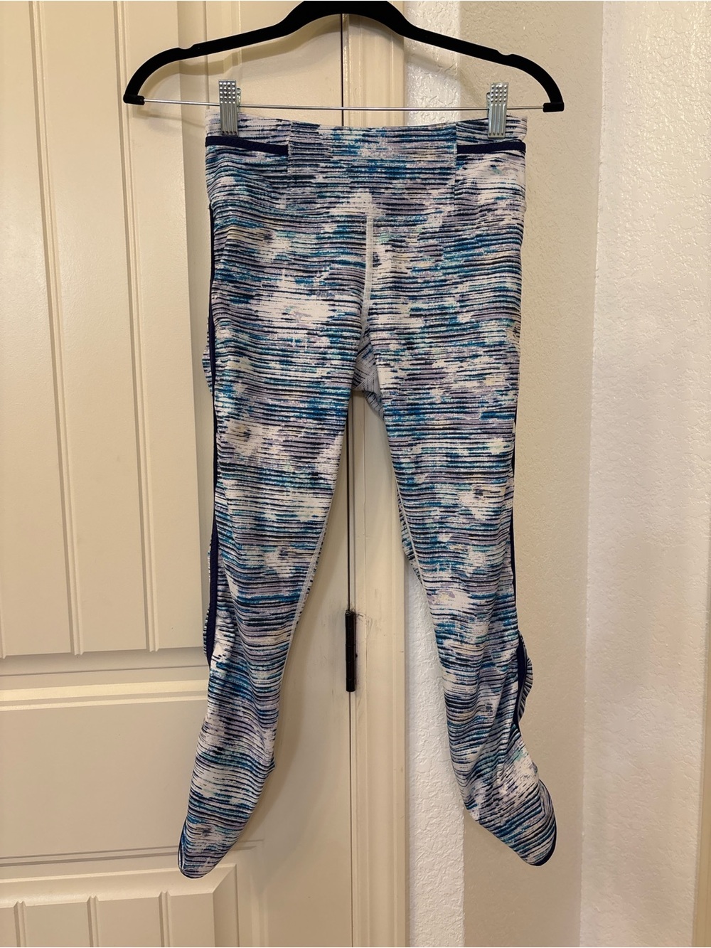 Lululemon‎ Run Inspire Crop Leggings Size 4  Abstract Print Running Yoga